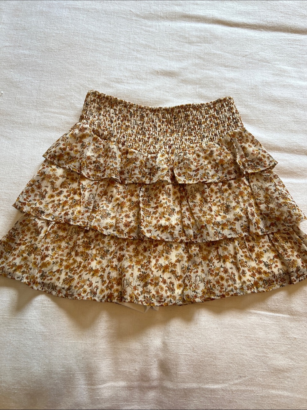 Altar’d State Tiered Floral Mini skort in Cream and Brown